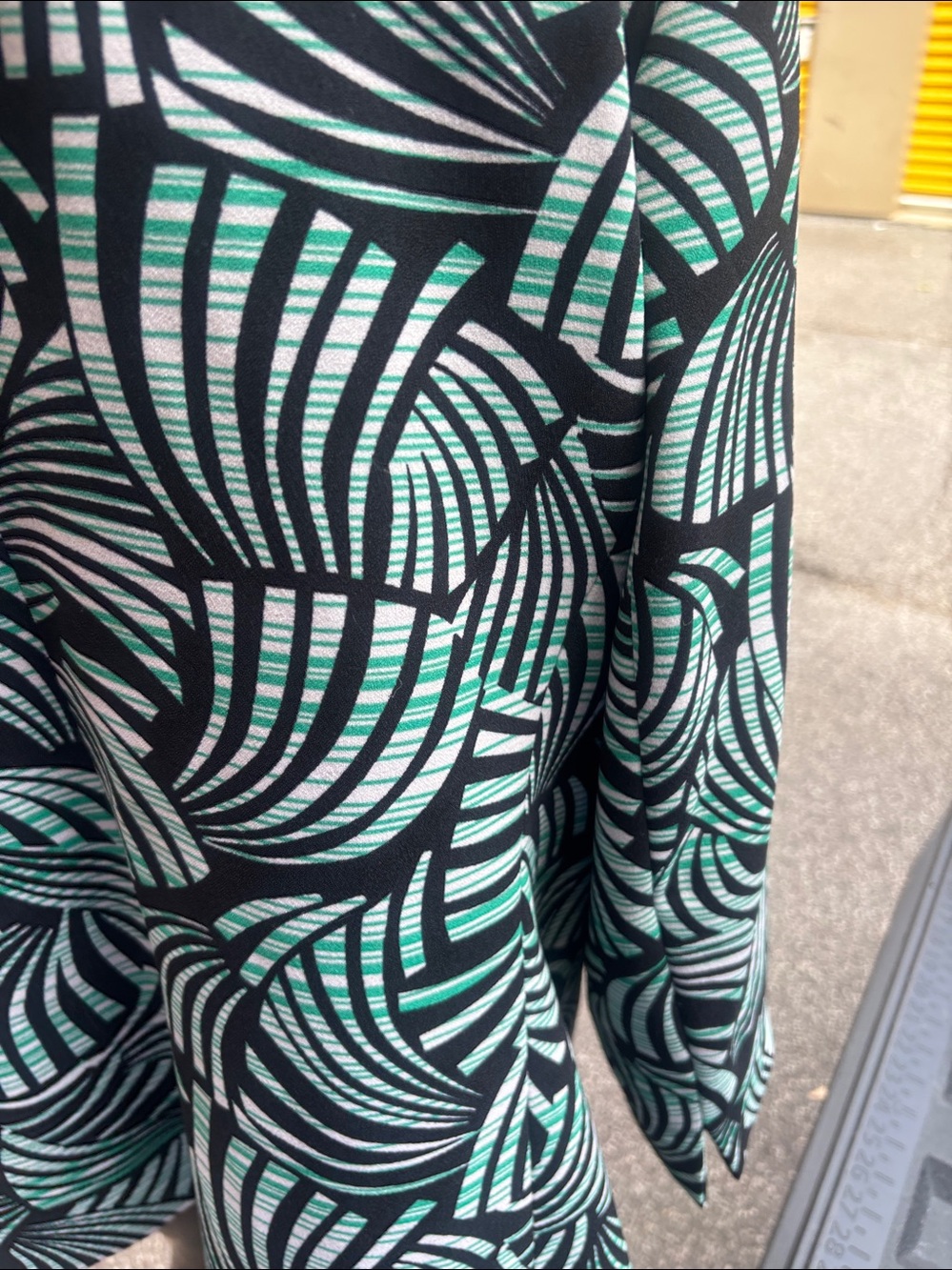 Kasper Black & Mint Green Geometric Open Blazer - Picture 6 of 8